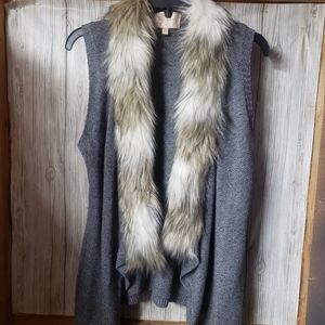 Skies Are Blue Faux Fur Vest Size Small